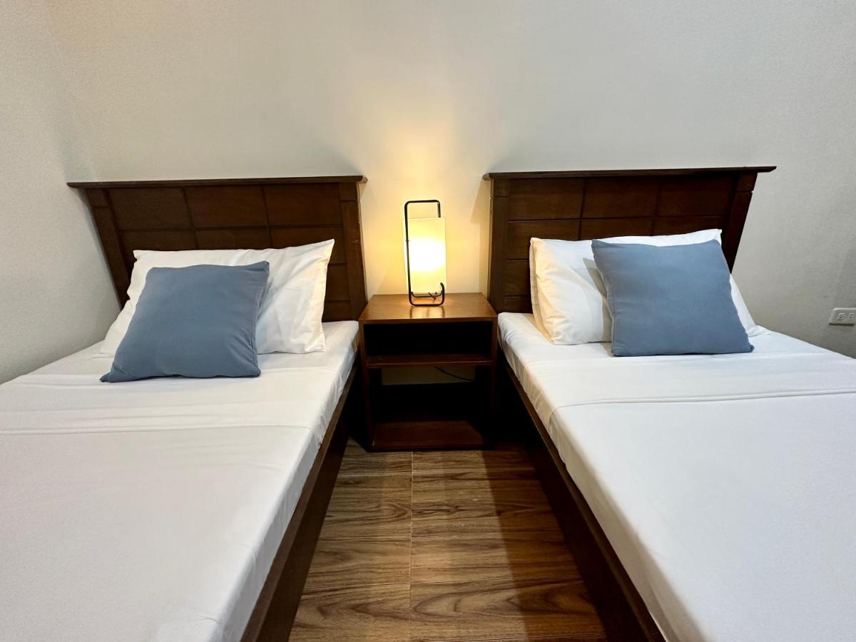 Harbour Bliss Hotel 코른 외부 사진