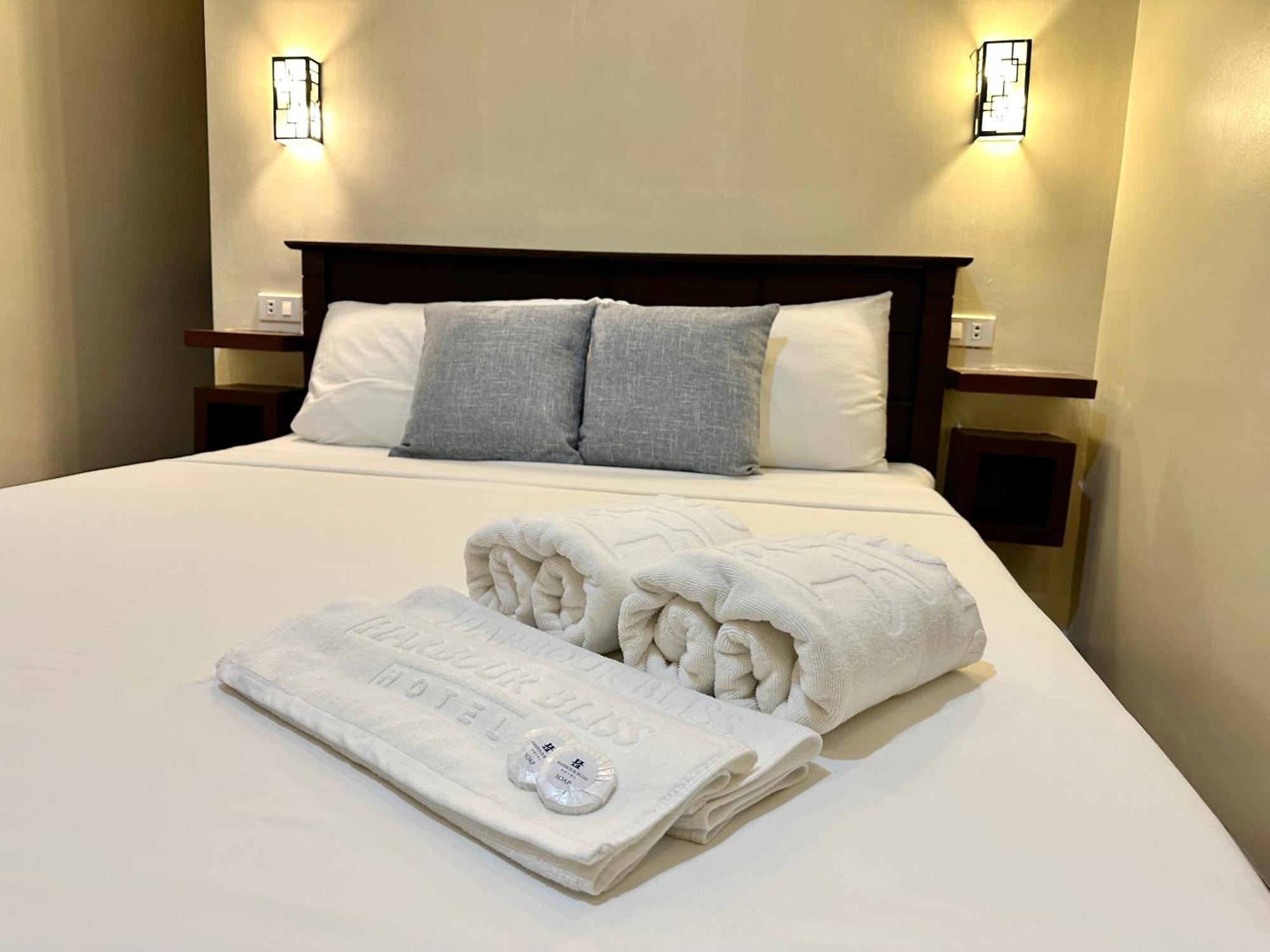 Harbour Bliss Hotel 코른 외부 사진