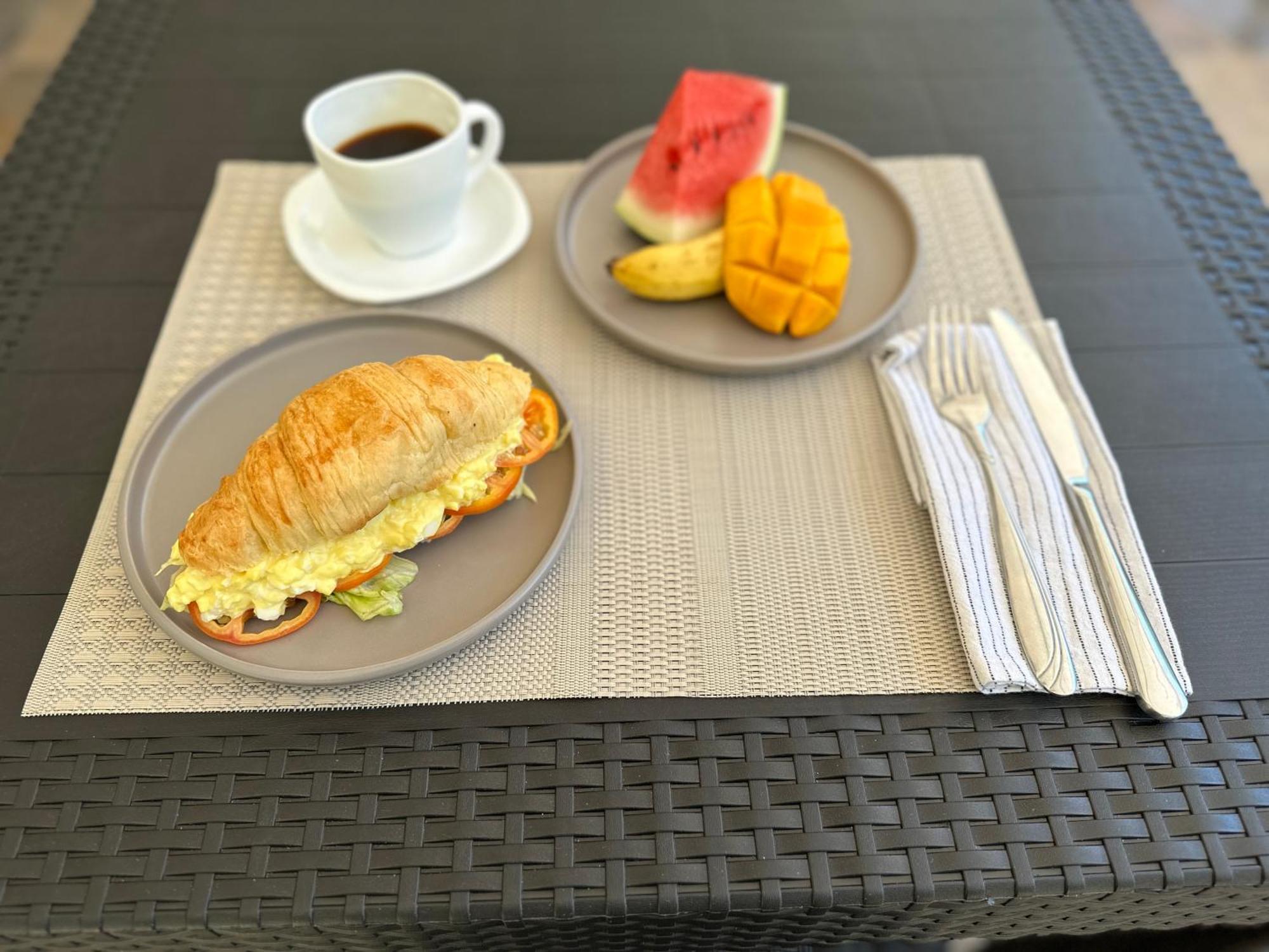 Harbour Bliss Hotel 코른 외부 사진
