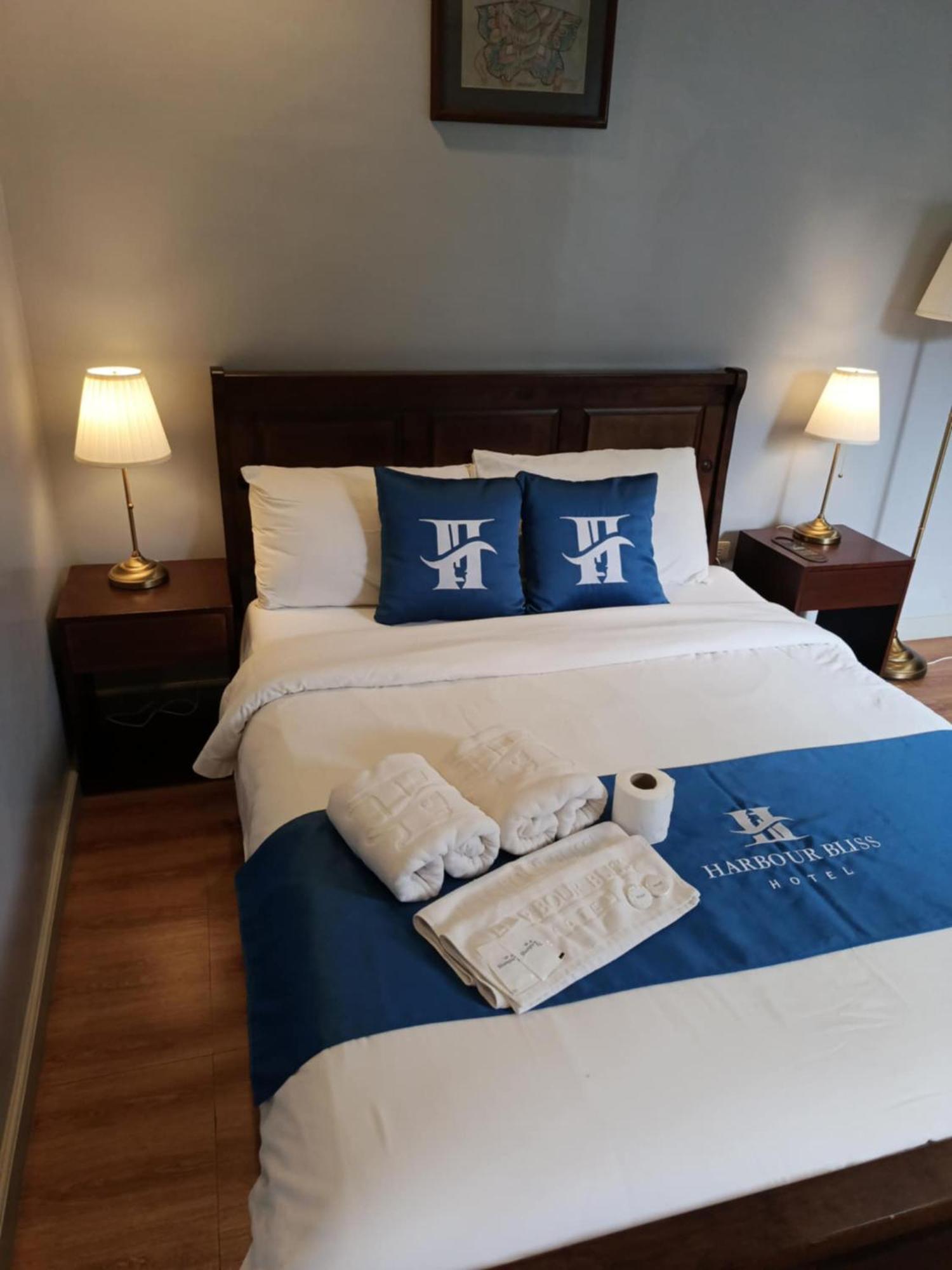 Harbour Bliss Hotel 코른 외부 사진