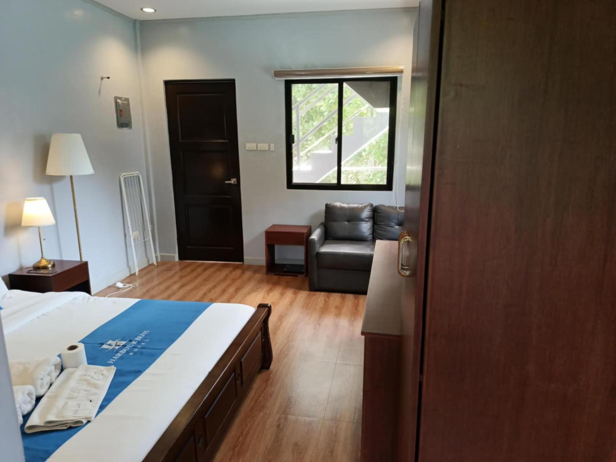 Harbour Bliss Hotel 코른 외부 사진